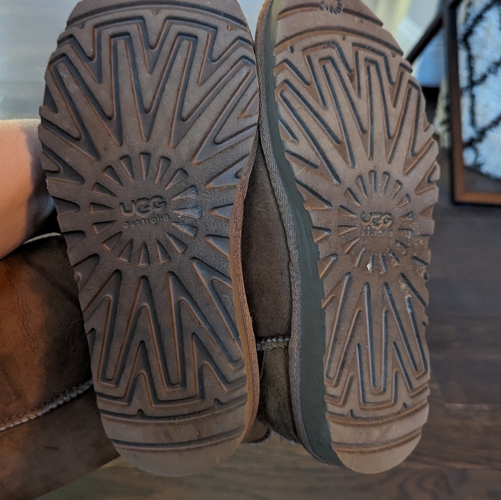 Ugg Size 6 tan tall